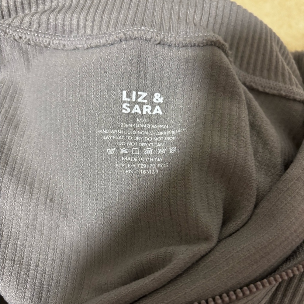 Gray Ribbed Quarter Zip Top - Picture 3 of 3